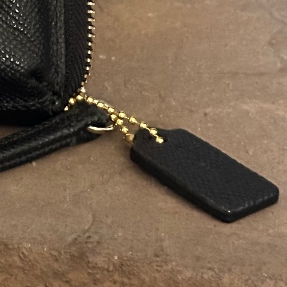Coach-Black saffiano leather wallet/wristlet-EUC - Picture 9 of 12